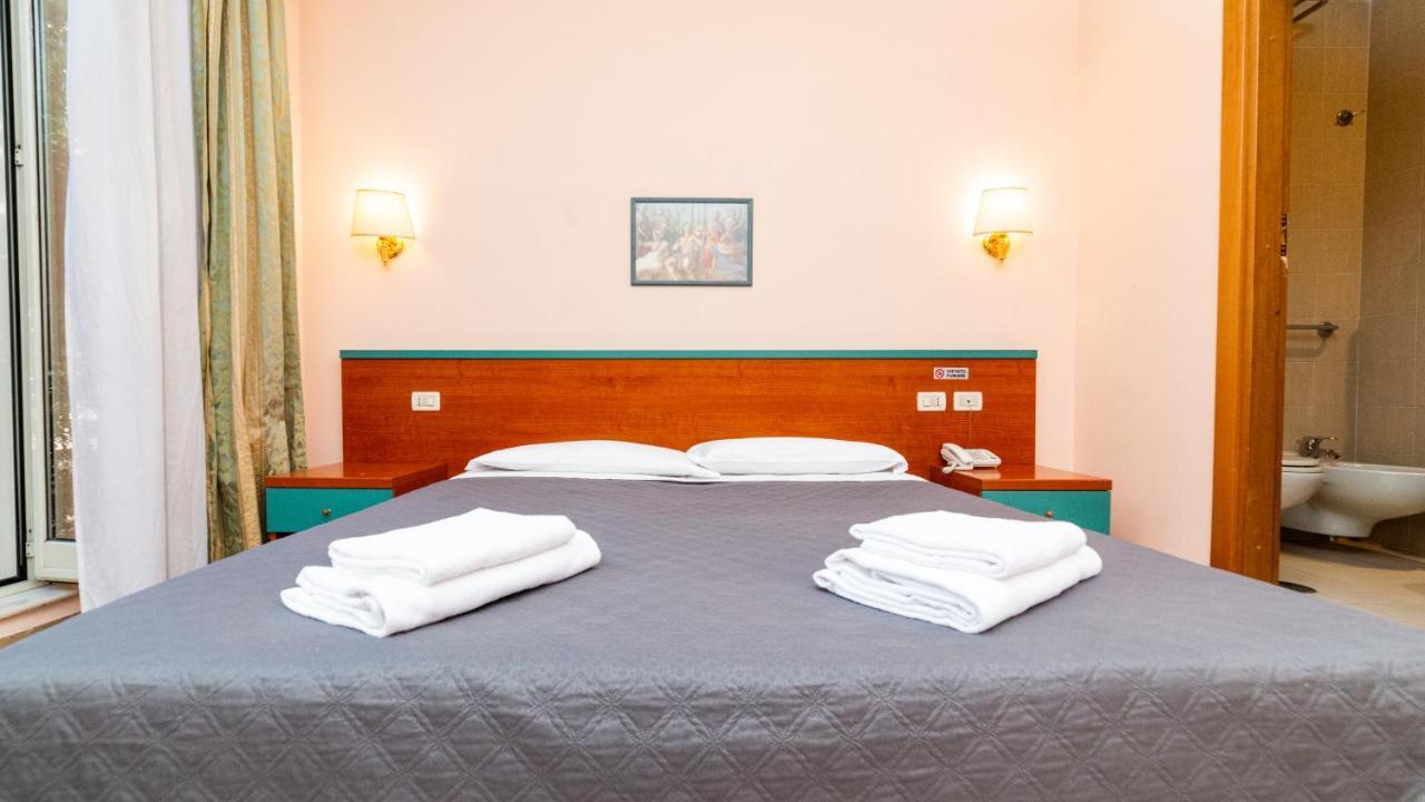 Hotel Center 2 Рим Экстерьер фото