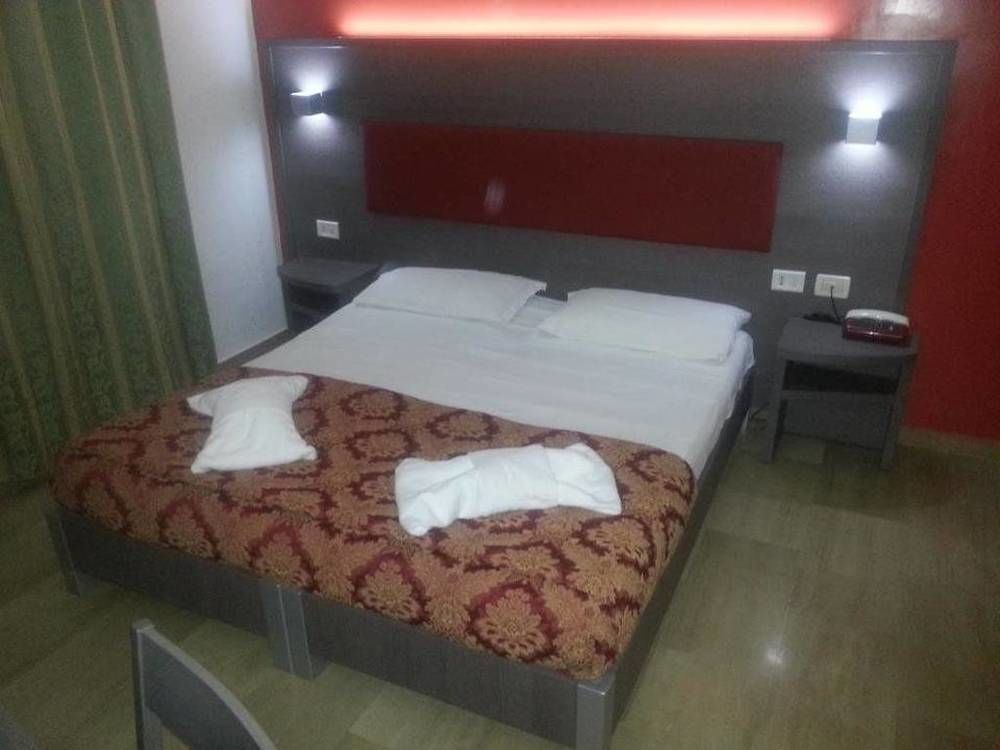 Hotel Center 2 Рим Экстерьер фото